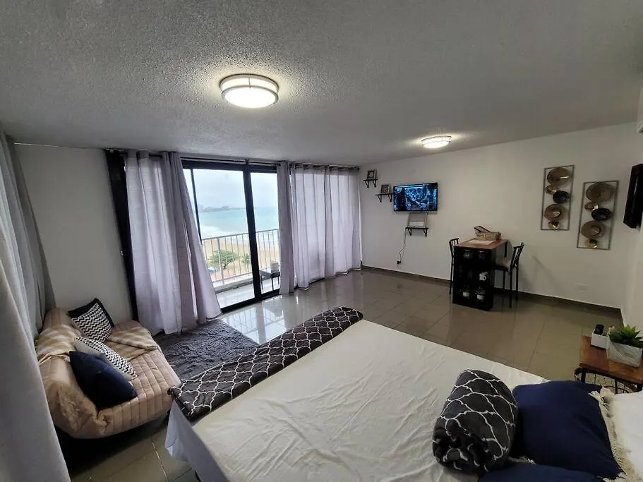 Coral Beach Studio W/ Ocean View 圣胡安
